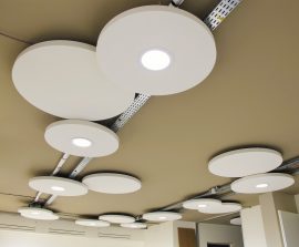 Luminaires acoustiques - Luminaire acoustique color posé au plafond par suspension