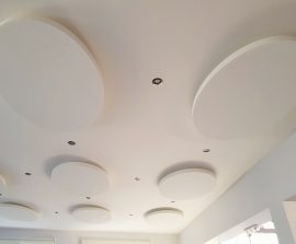 Capteur Acoustic Panel 2V Blue Equilibre - Capteur Acoustic Panel 2V posé au plafond par suspension en forme d'ovale
